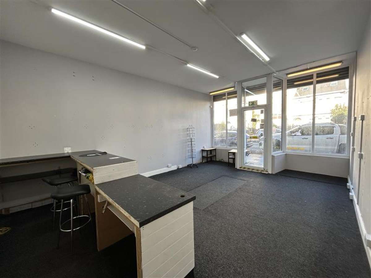 Retail/Shop in Plymouth - photo 2