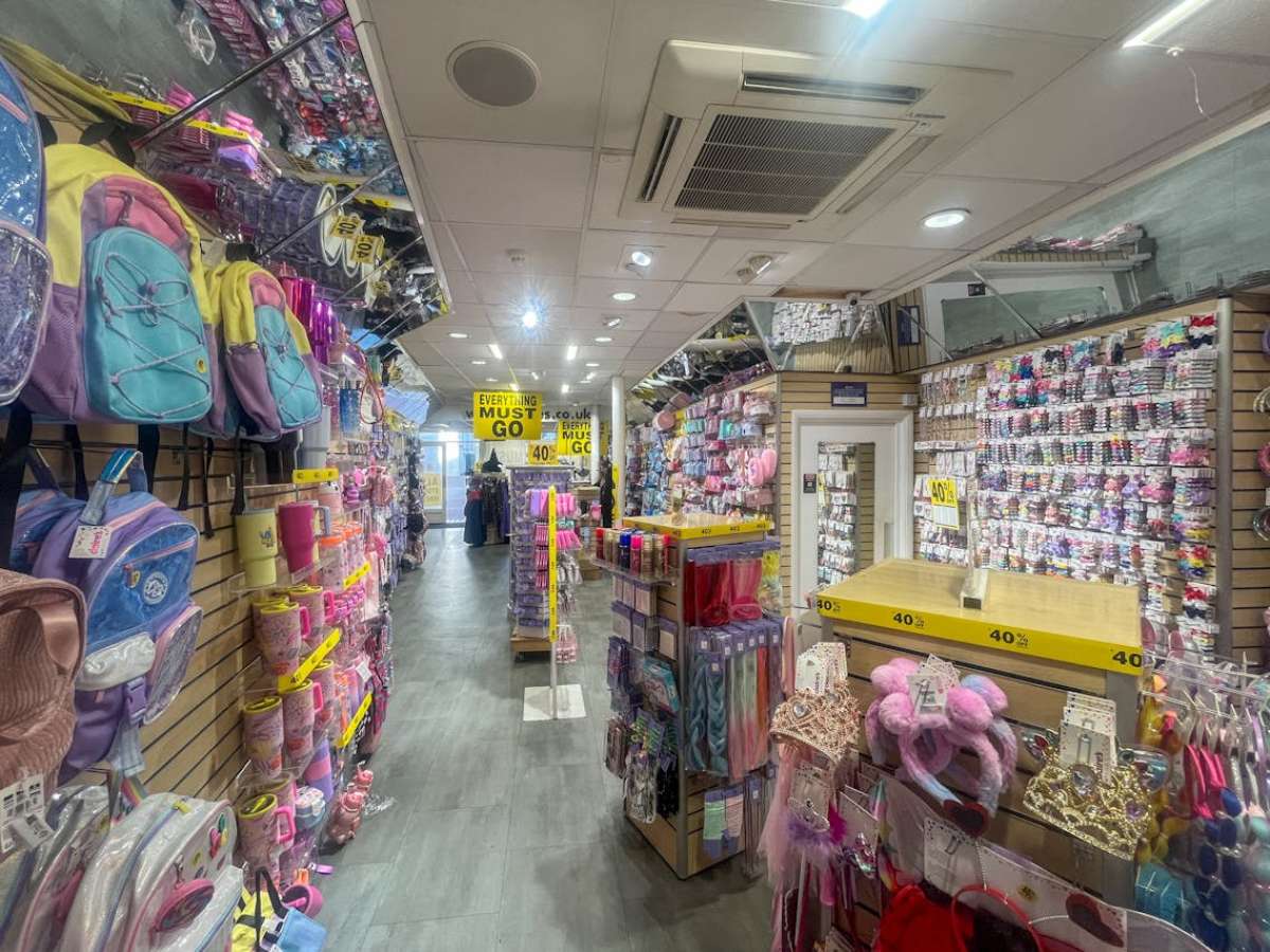 Retail/Shop in Bournemouth - photo 4