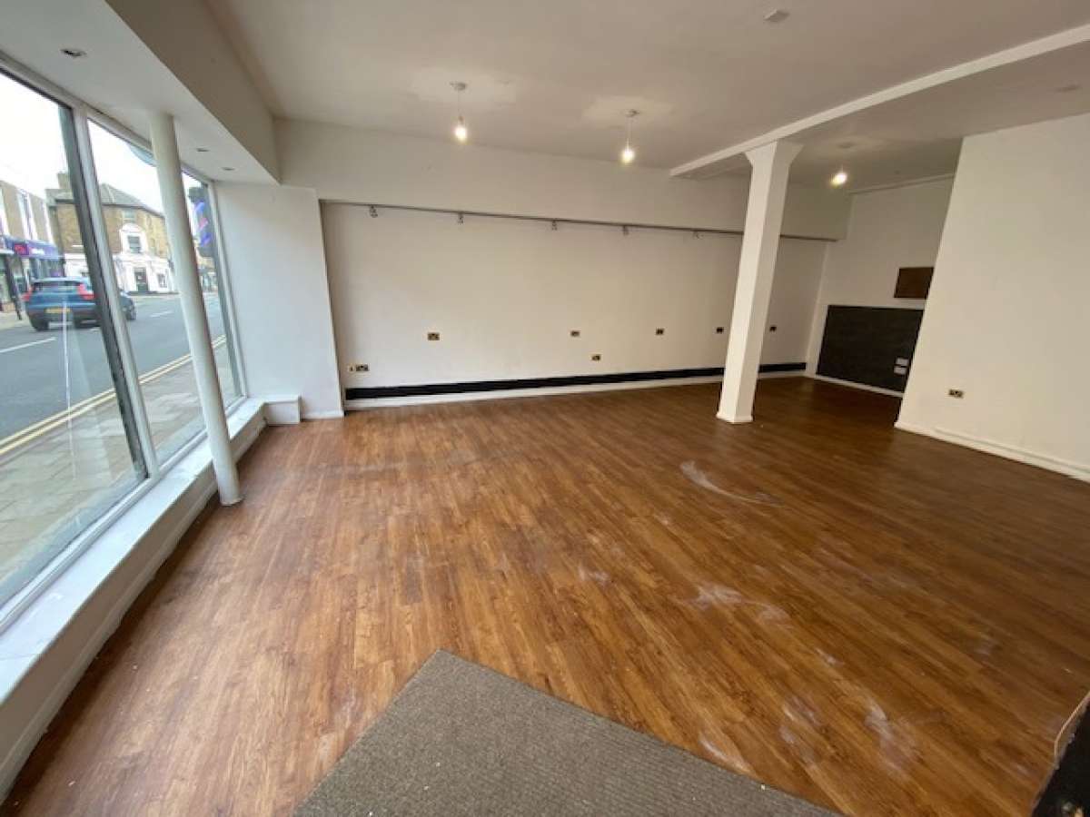 Retail/Shop in Ramsey - photo 3