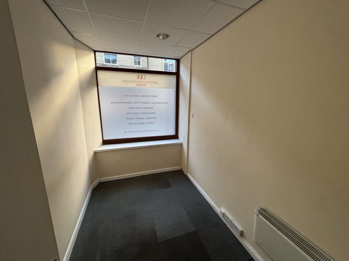 Retail/Shop in Brighouse - photo 4