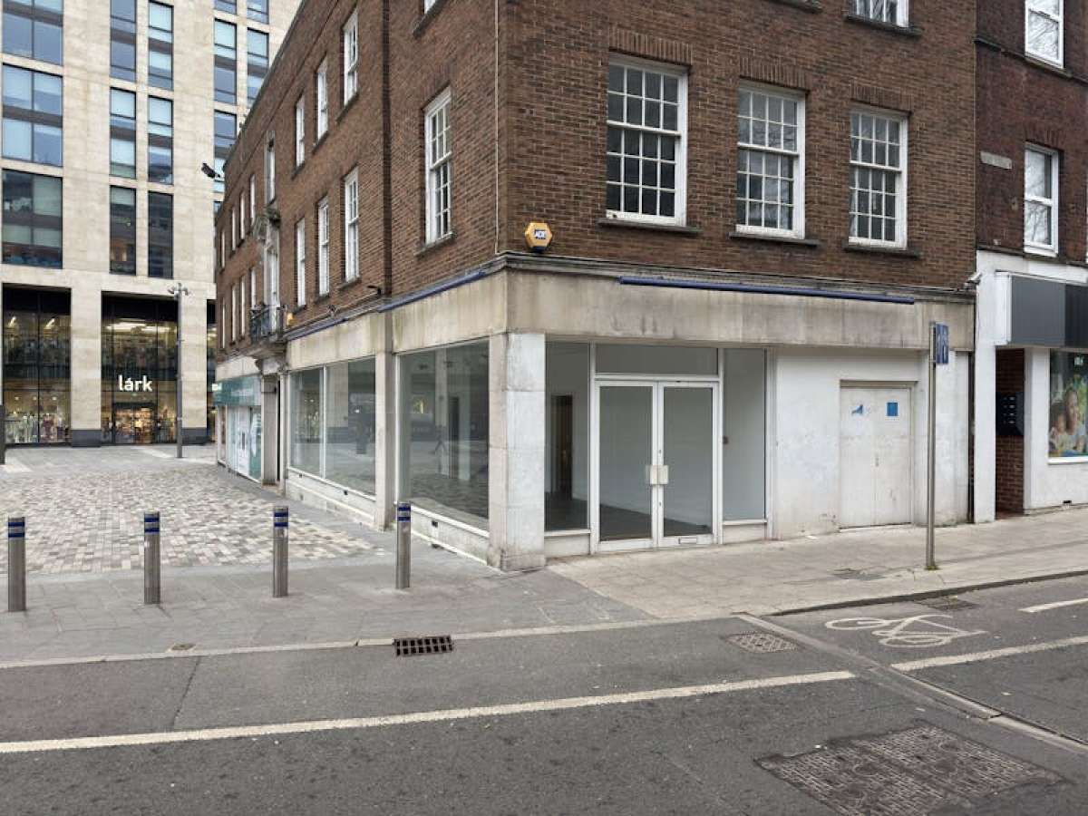 Retail/Shop in Woking - photo 2