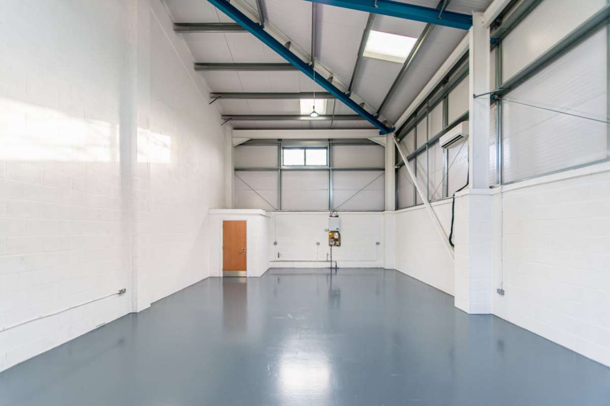 Retail/Shop in Bournemouth - photo 3