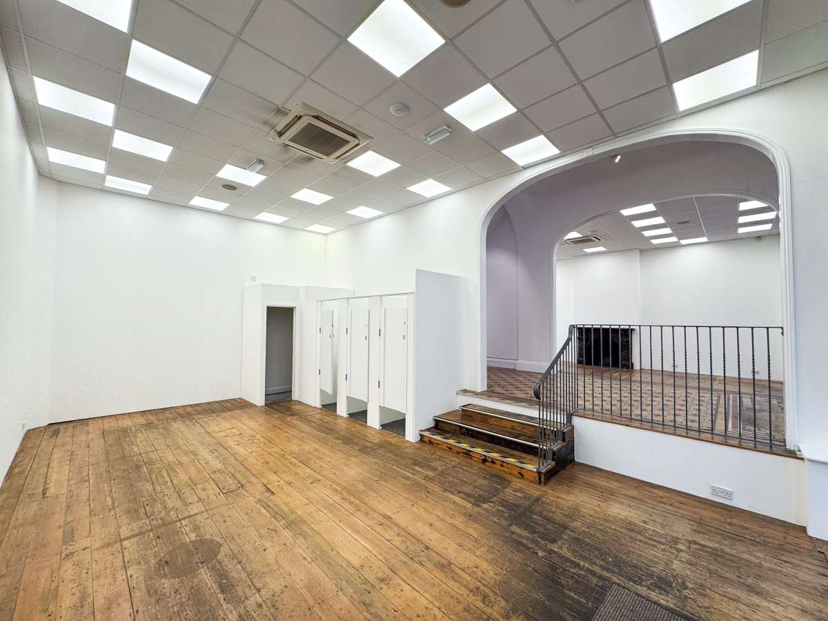 Retail/Shop in Falmouth - photo 3