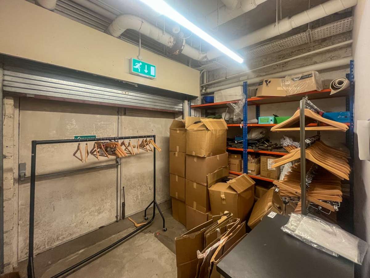 Retail/Shop in Lymington - photo 4