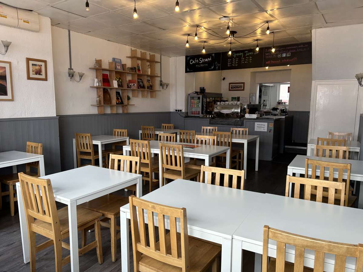 Retail/Shop in Falmouth - photo 2