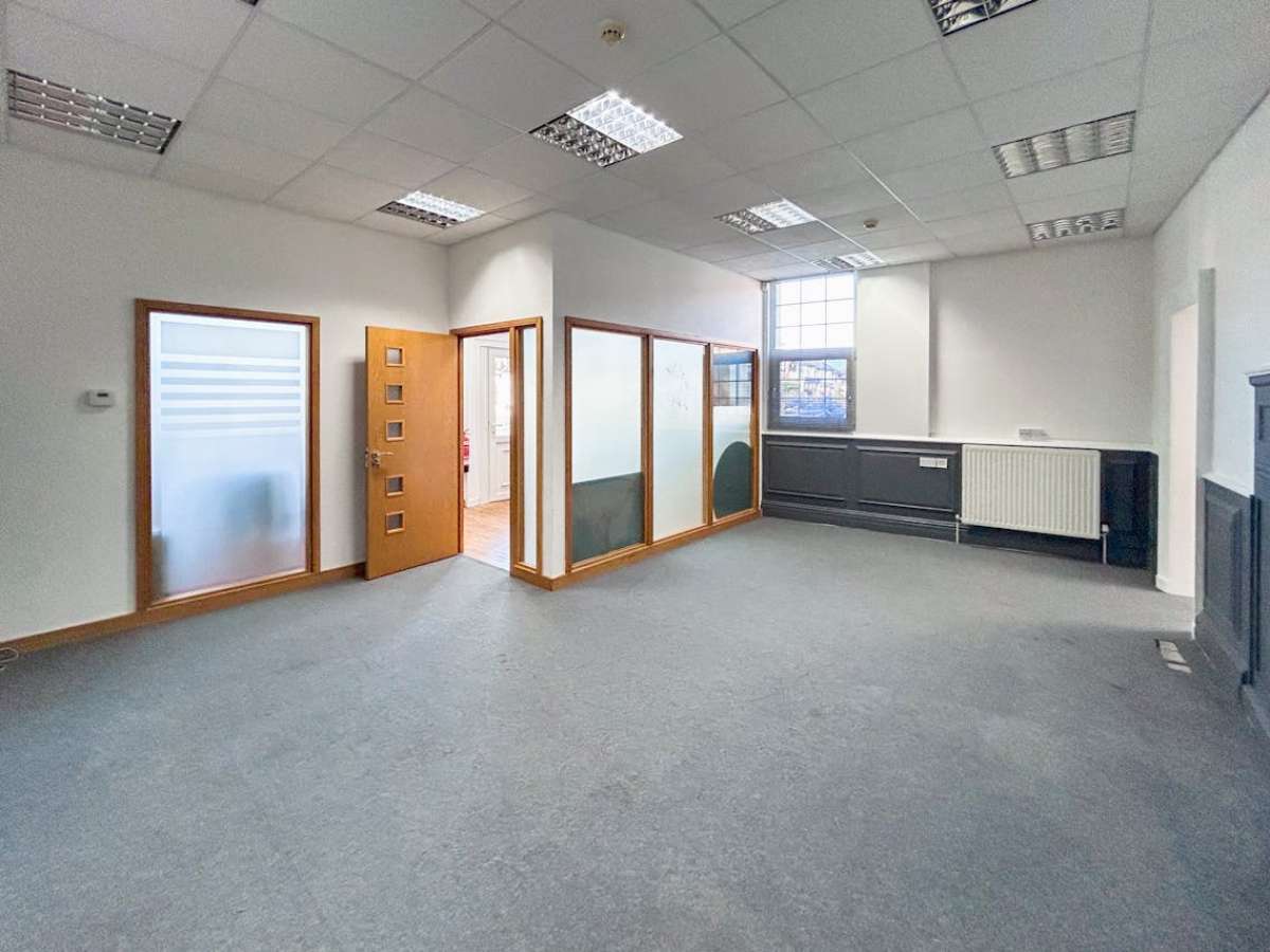 Retail/Shop in Bournemouth - photo 2