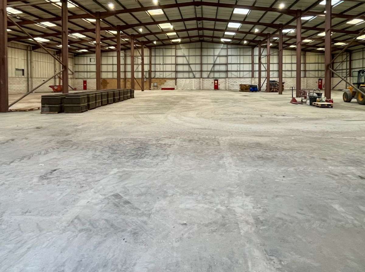 Retail/Shop in Wimborne - photo 3