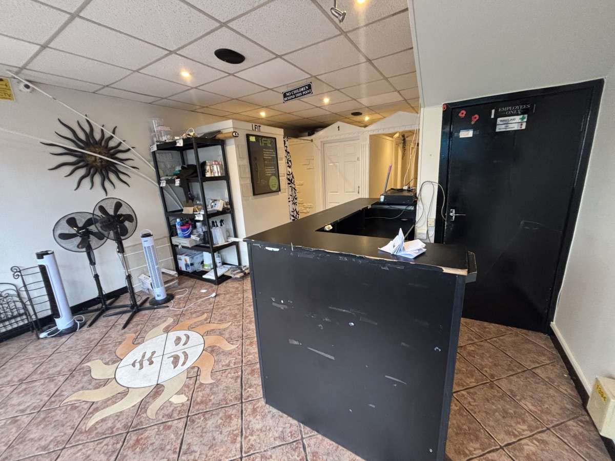 Retail/Shop in Garforth - photo 4