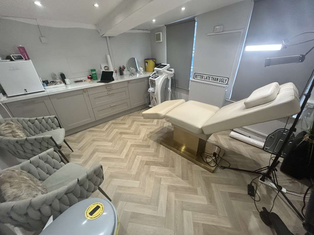 Retail/Shop in Tewkesbury - photo 2