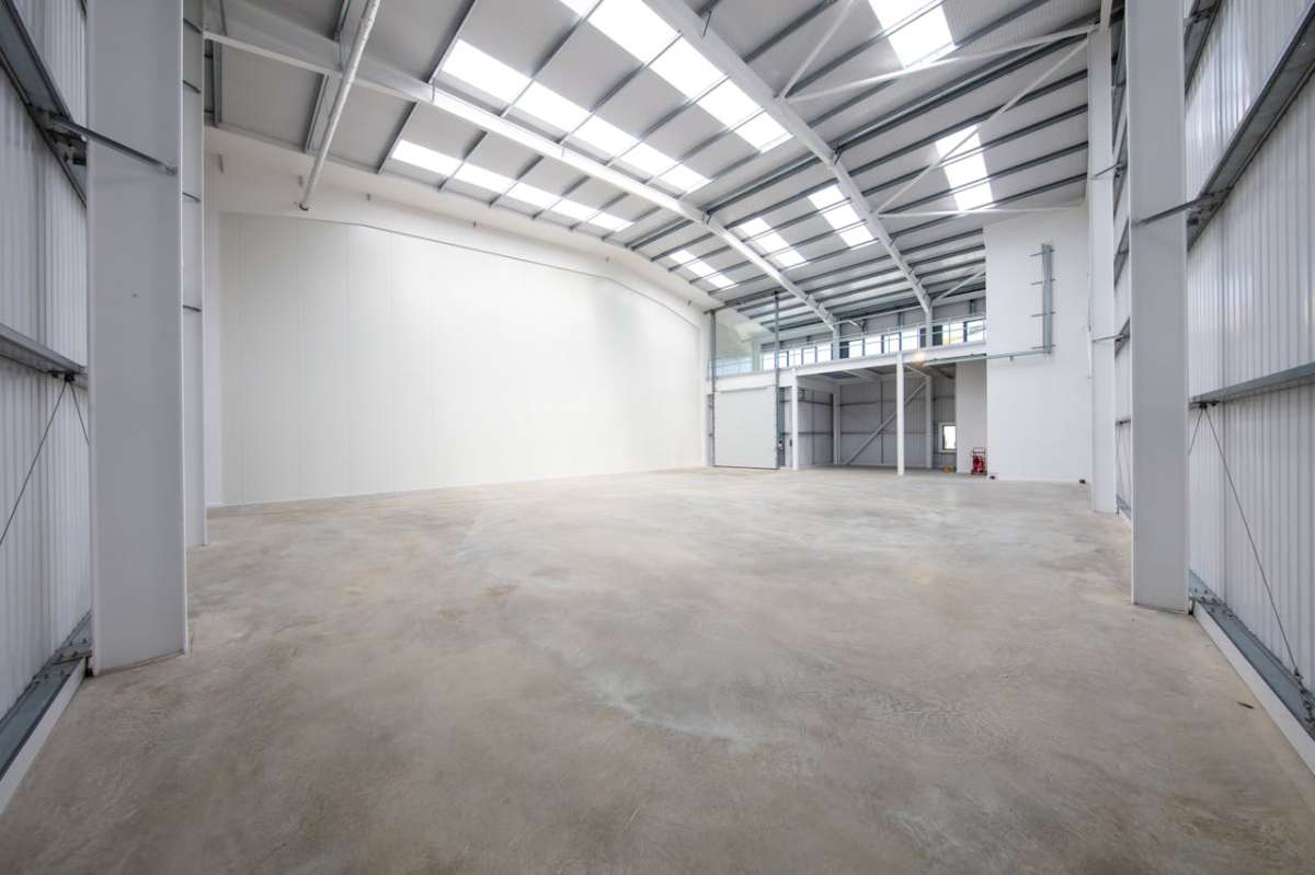 Retail/Shop in Wimborne - photo 2