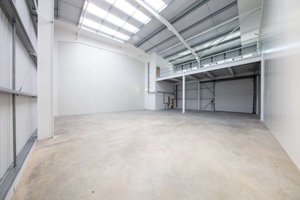 Retail/Shop in Wimborne - photo 2