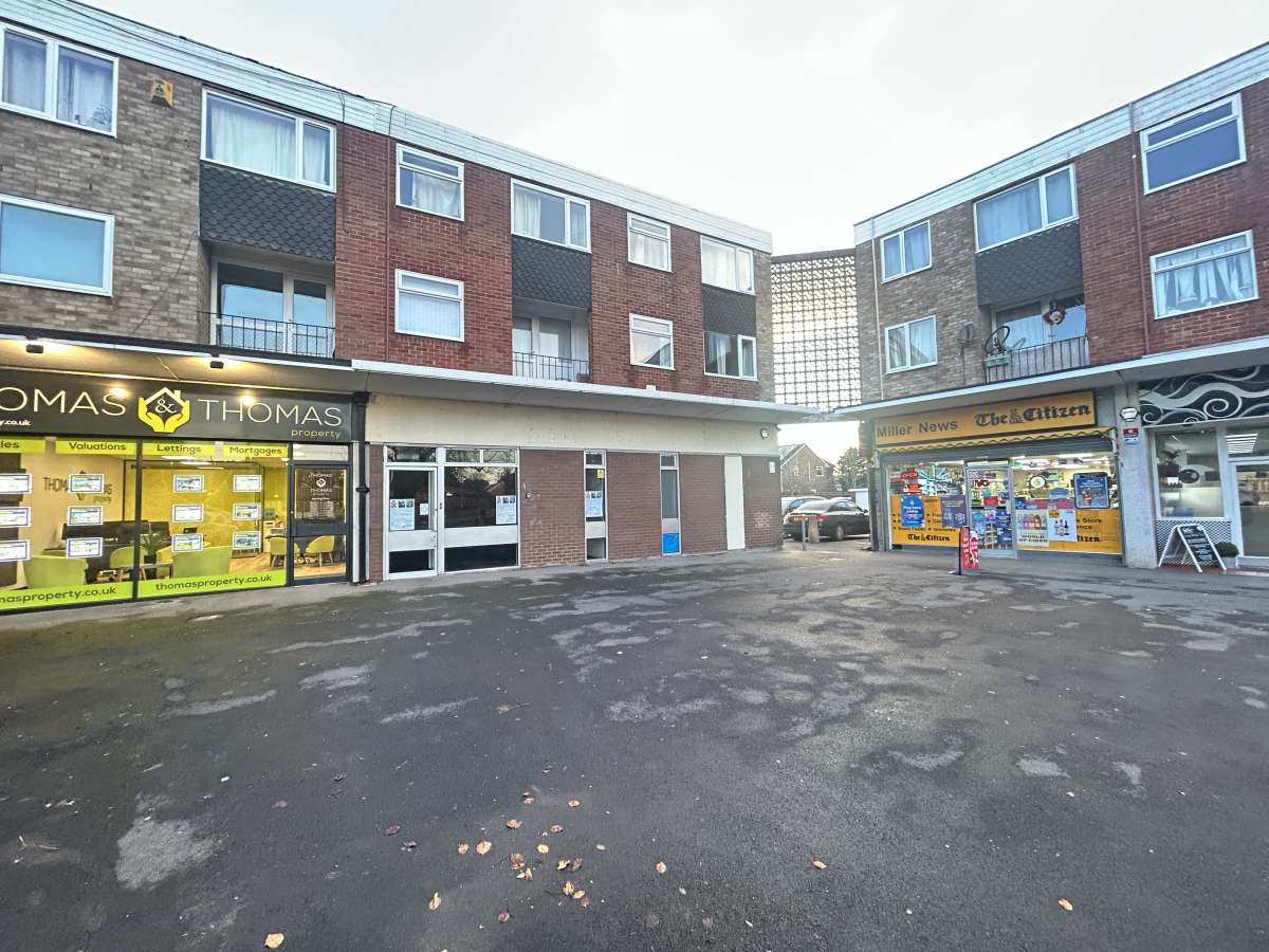 Retail/Shop in Hucclecote - photo 2