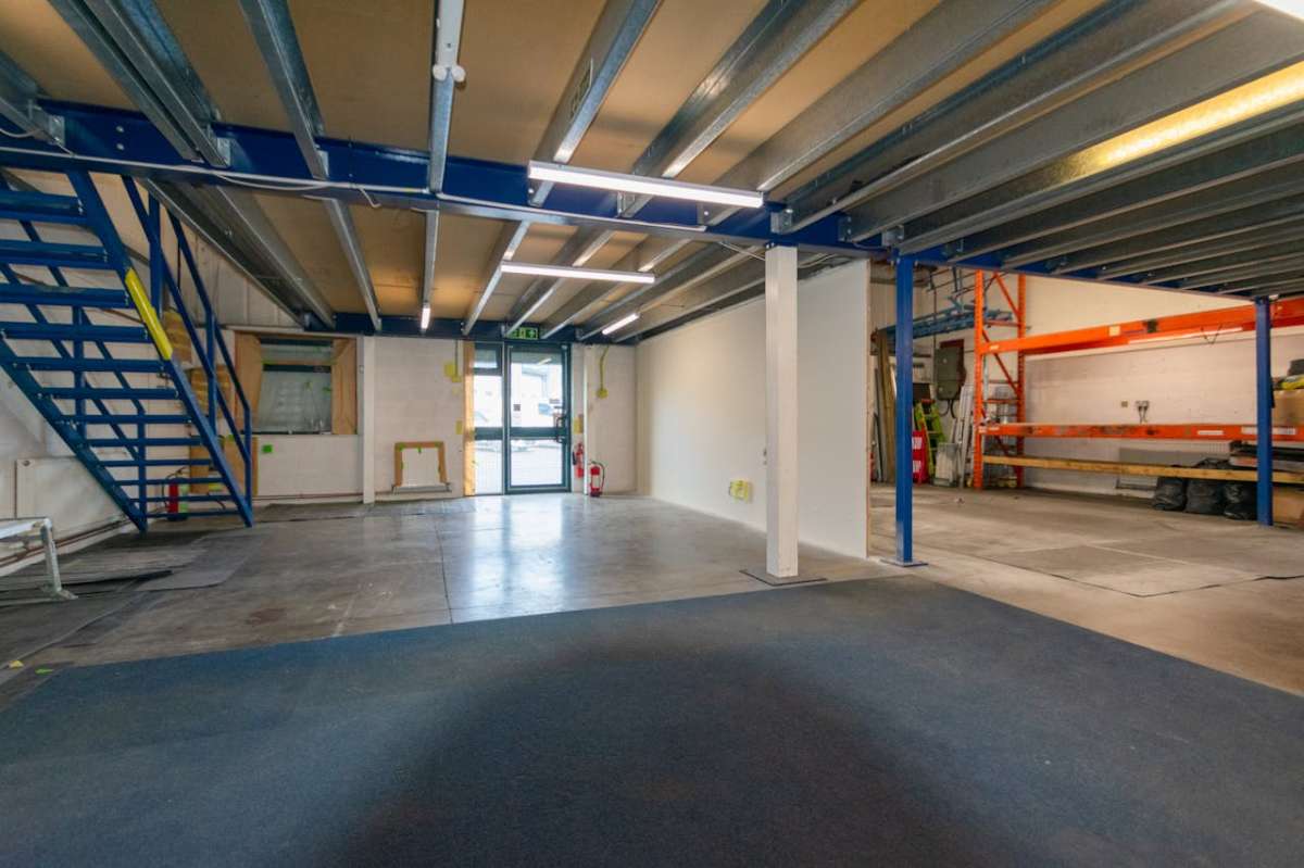 Retail/Shop in Poole - photo 3