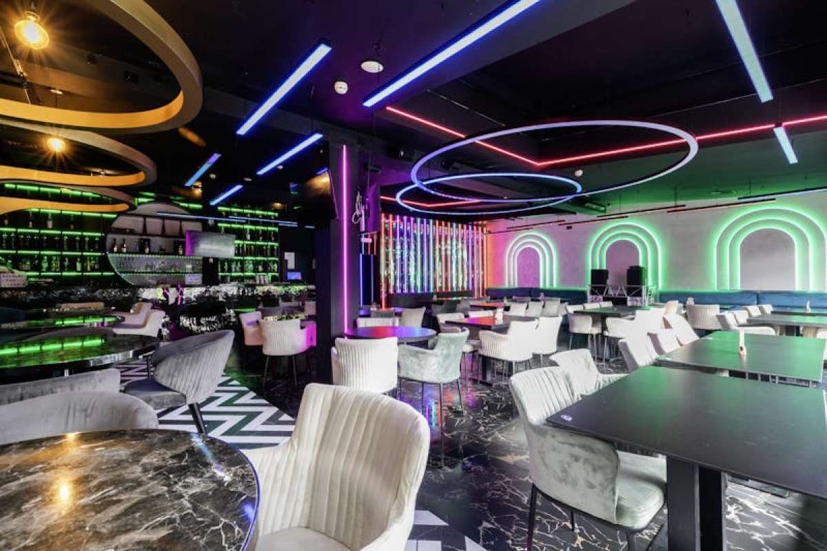 Retail/Shop in Leyton - photo 4