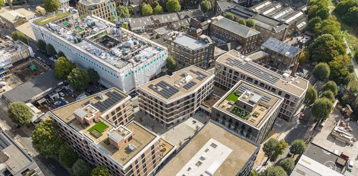 Retail/Shop in London - photo 2