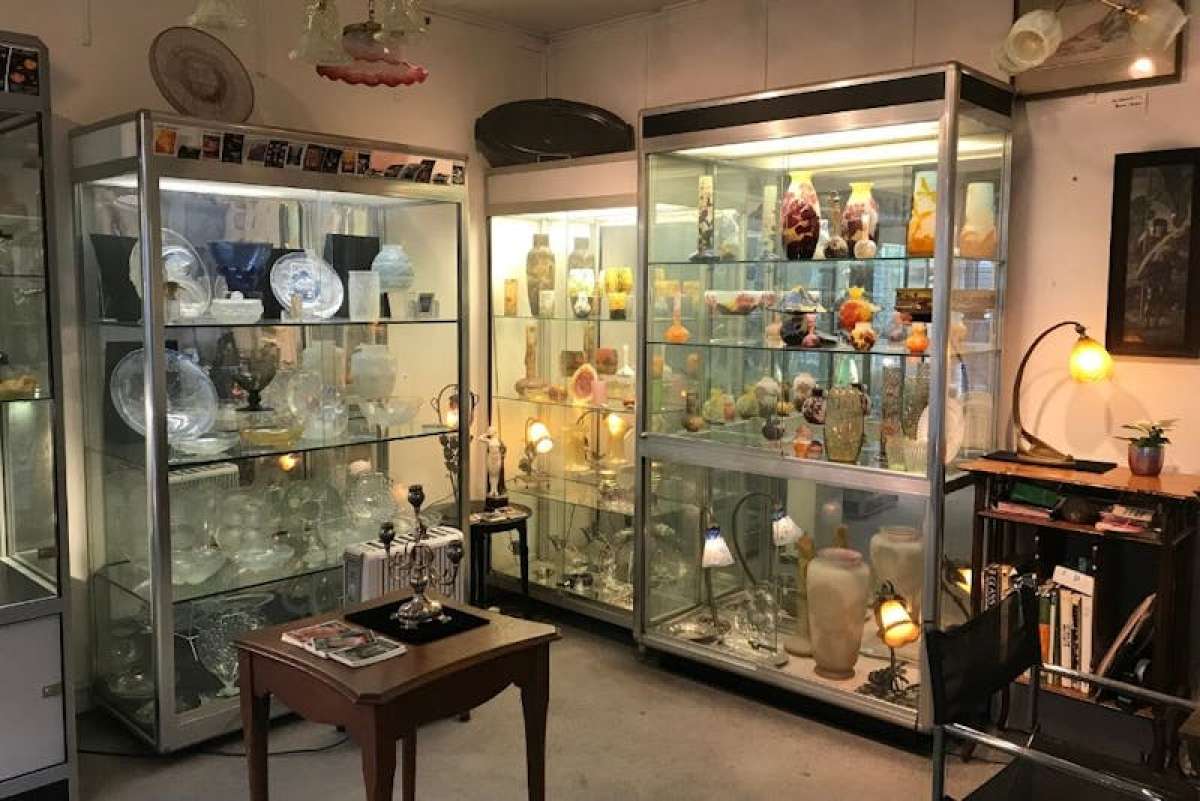 Retail/Shop in London - photo 2