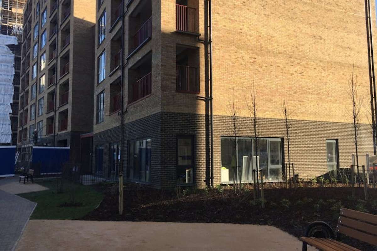 Retail/Shop in London - photo 2