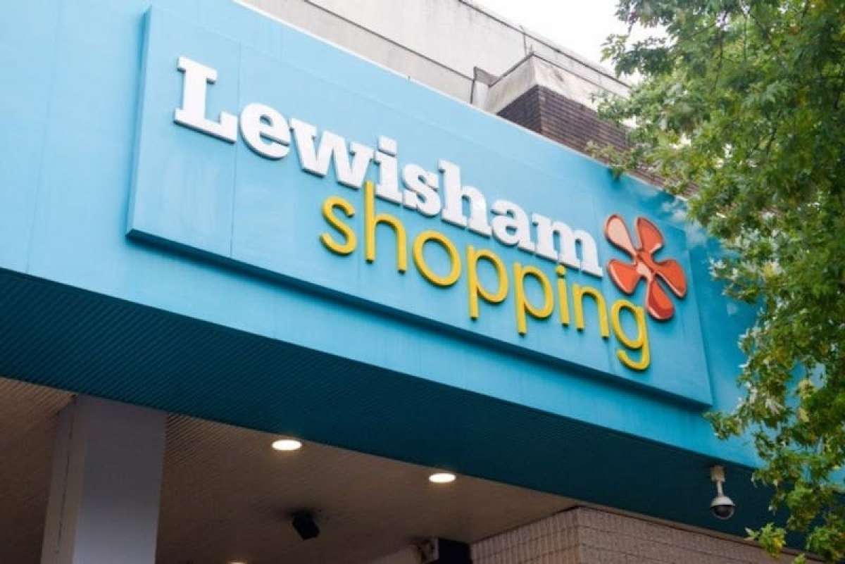 Retail/Shop in London - photo 4