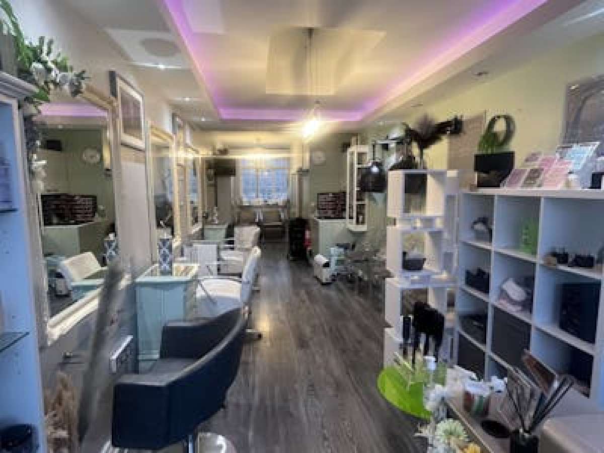 Retail/Shop in Beckenham - photo 4