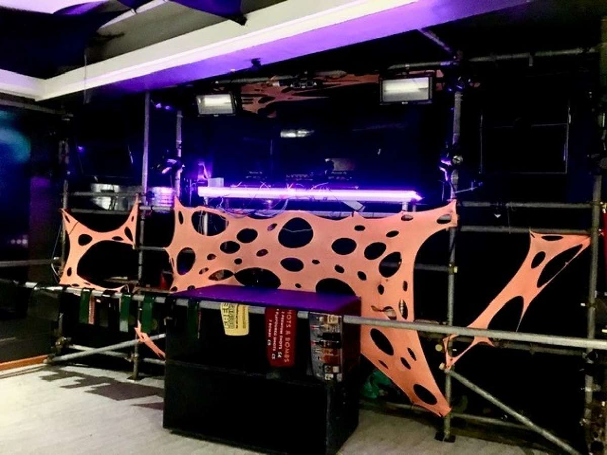 Retail/Shop in Plymouth - photo 3