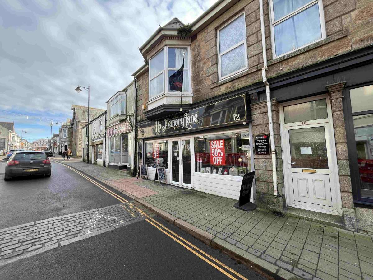 Retail/Shop in Camborne - photo 2