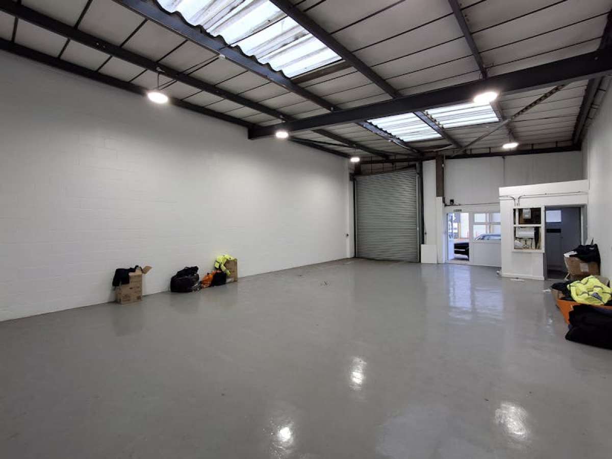 Retail/Shop in Bournemouth - photo 3