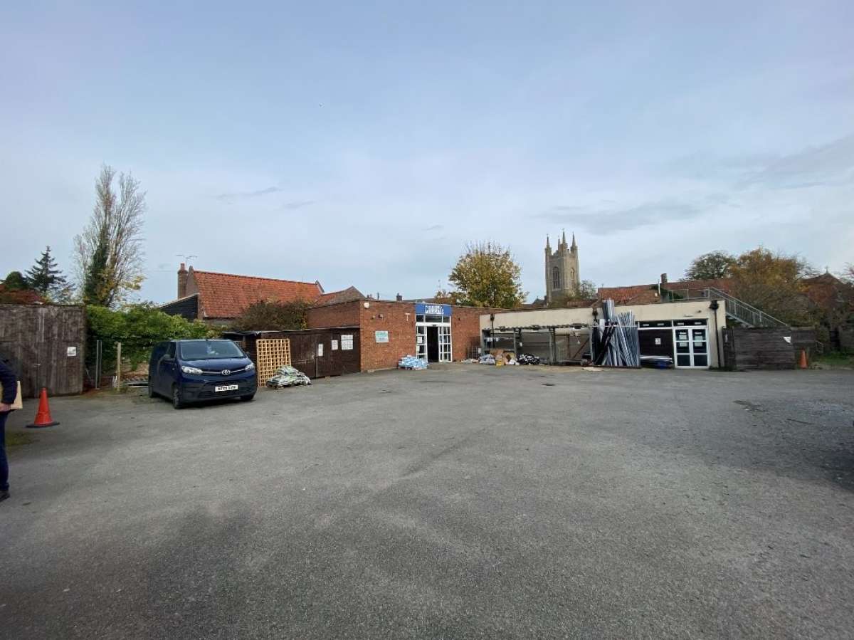Retail/Shop in Bungay - photo 2