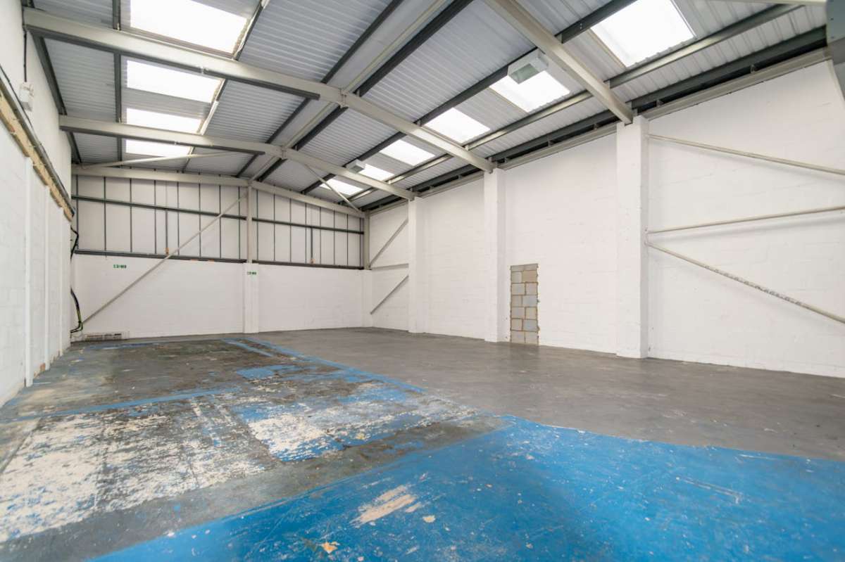 Retail/Shop in Poole - photo 2