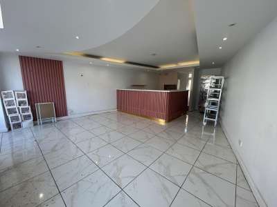 Retail/Shop in High Wycombe - photo 3