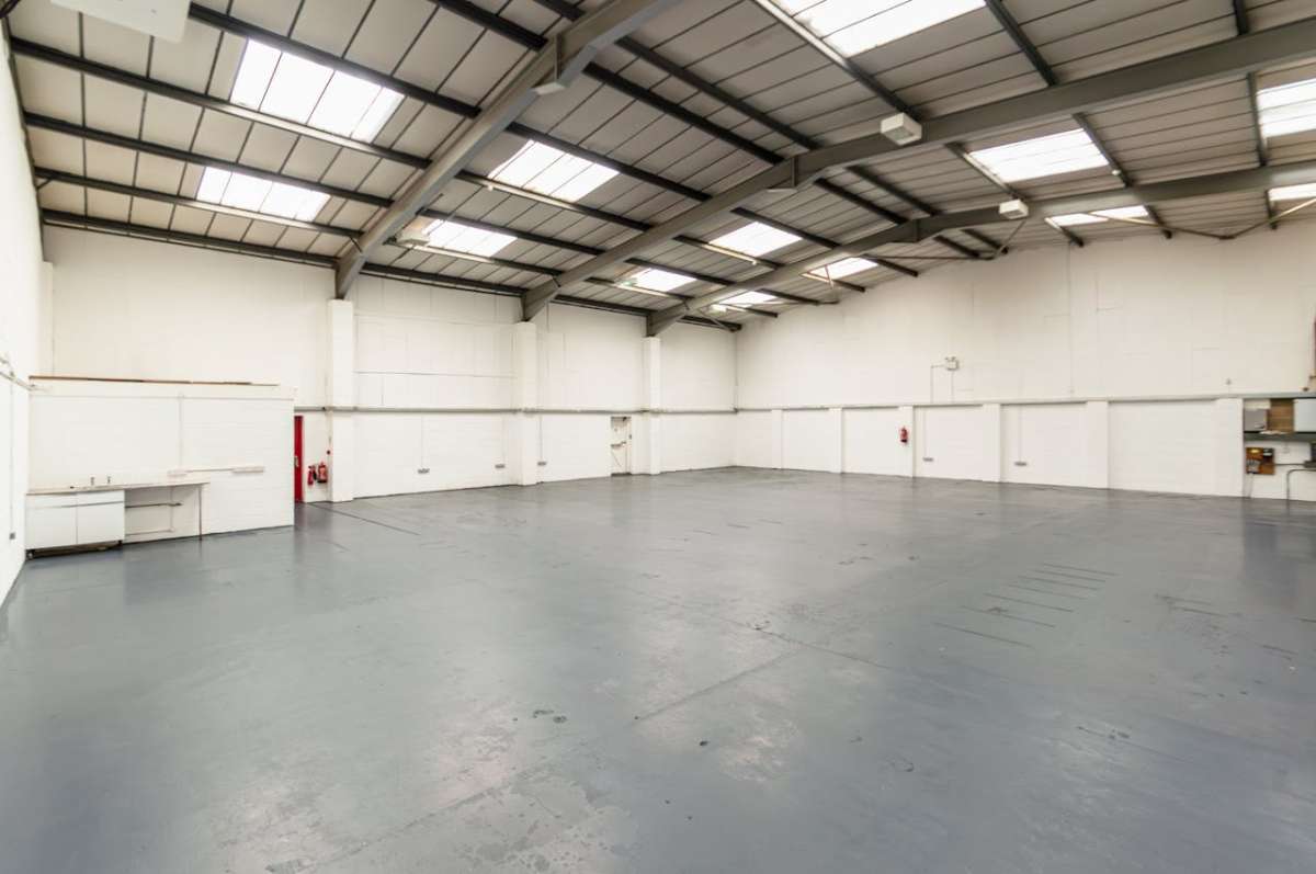 Retail/Shop in Poole - photo 2