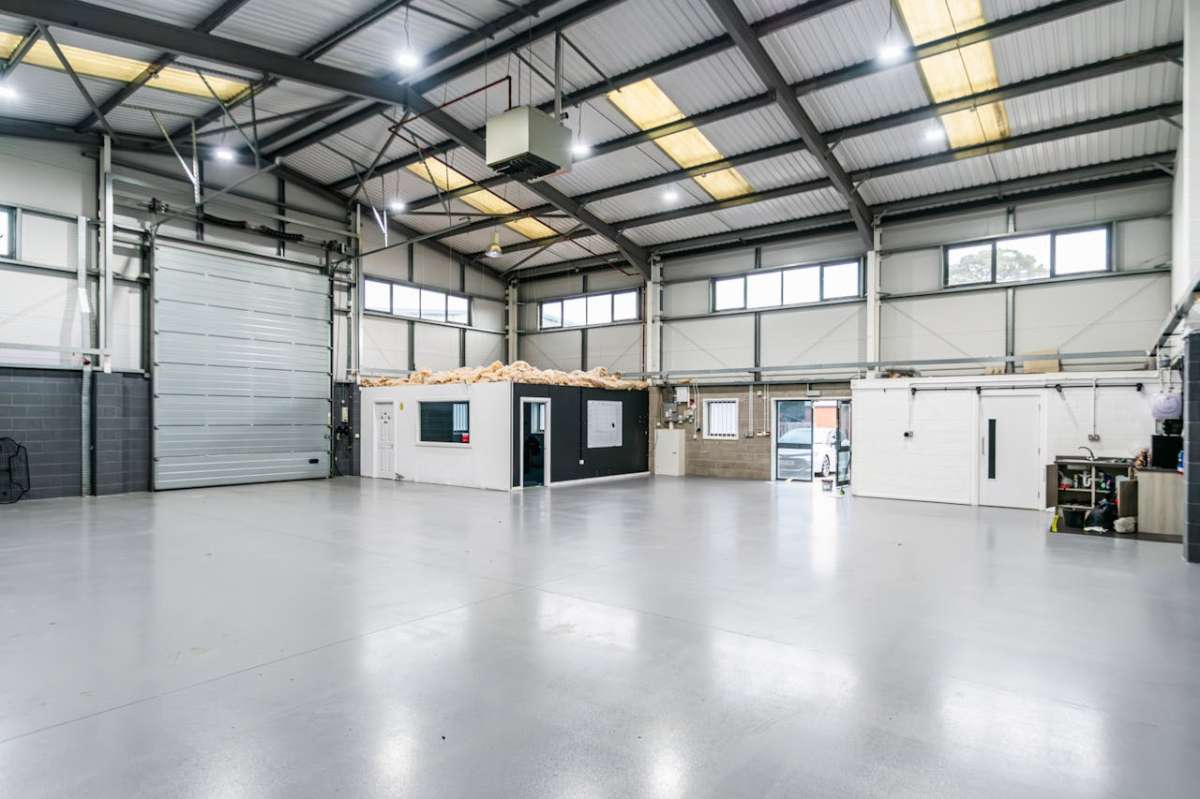 Retail/Shop in Poole - photo 2