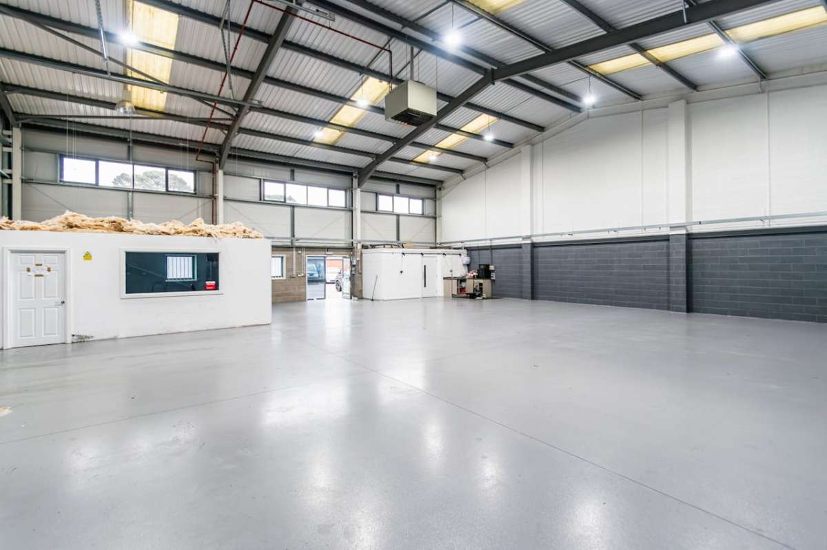 Retail/Shop in Poole - photo 3