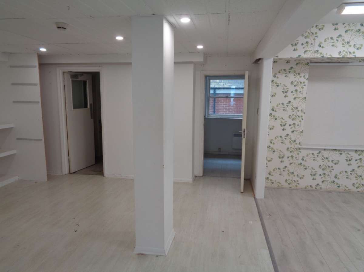 Retail/Shop in Exeter - photo 3
