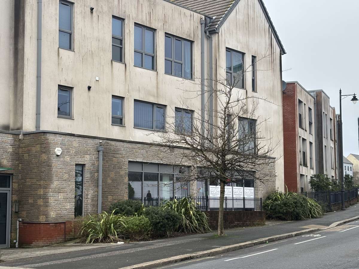 Retail/Shop in Plymouth - photo 4