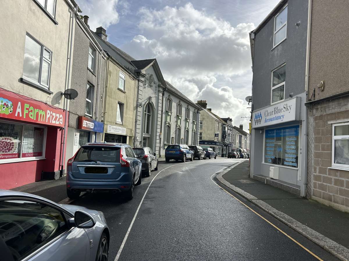 Retail/Shop in Torpoint - photo 2