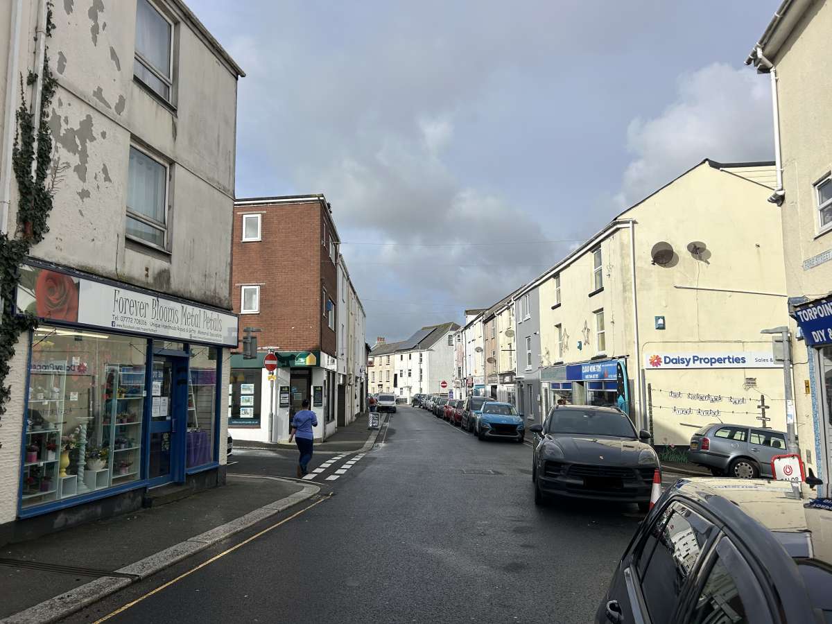 Retail/Shop in Torpoint - photo 3