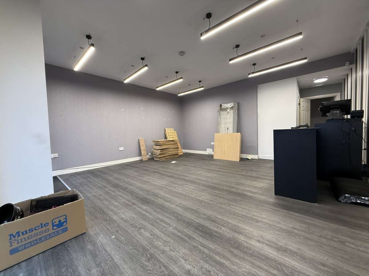 Retail/Shop in Nuneaton - photo 4