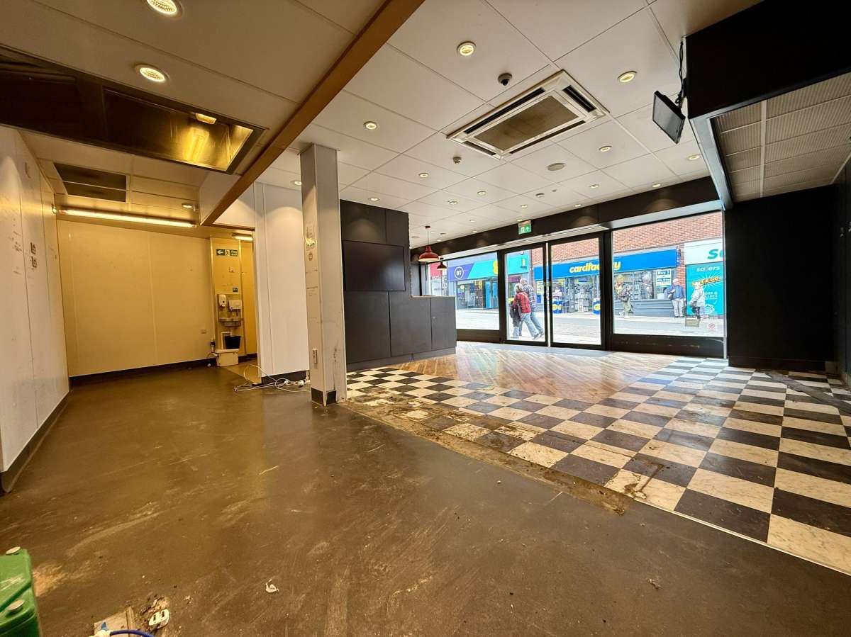 Retail/Shop in Hinckley - photo 2