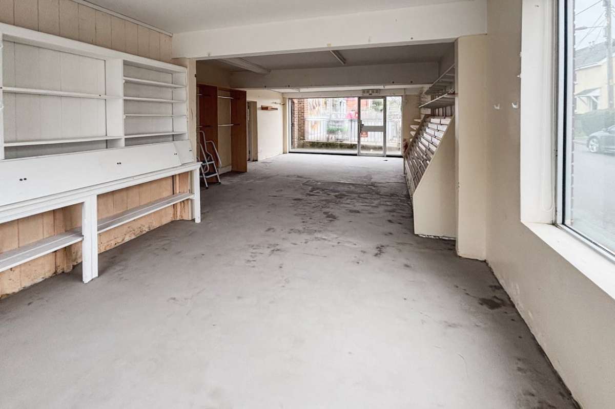 Retail/Shop in Fordingbridge - photo 3