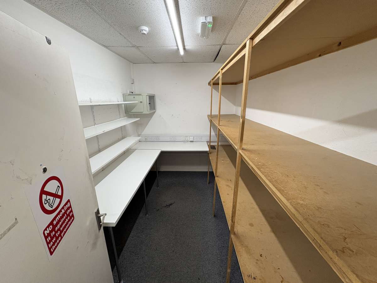 Retail/Shop in Arnold - photo 4