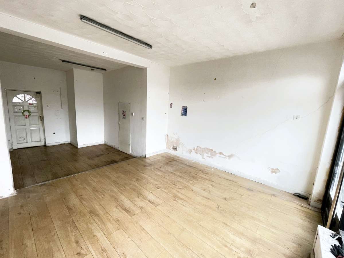 Retail/Shop in Burton On Trent - photo 3