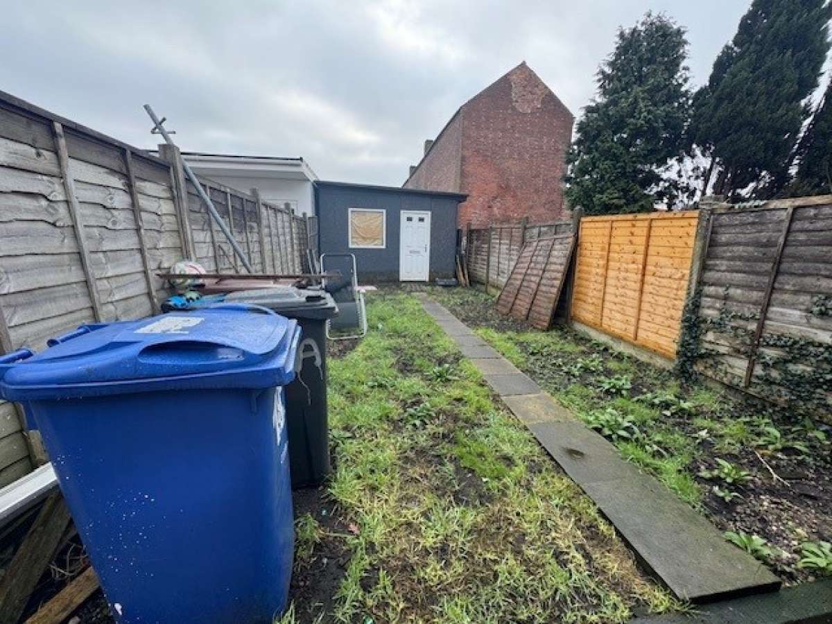 Retail/Shop in Burton On Trent - photo 4