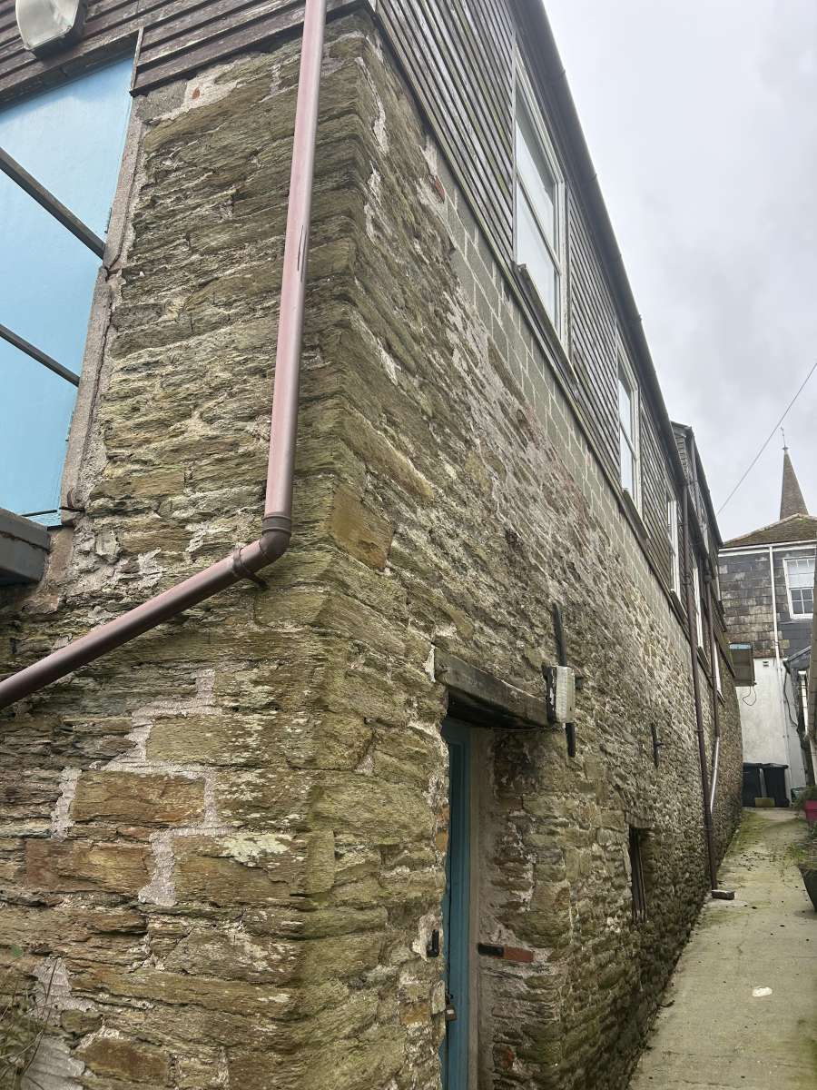 Retail/Shop in Kingsbridge - photo 4