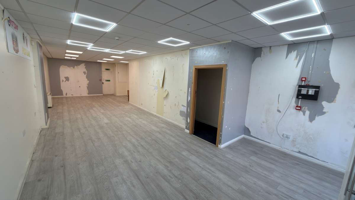Retail/Shop in Alfreton - photo 2