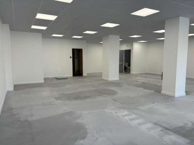 Retail/Shop in Carmarthen - photo 3