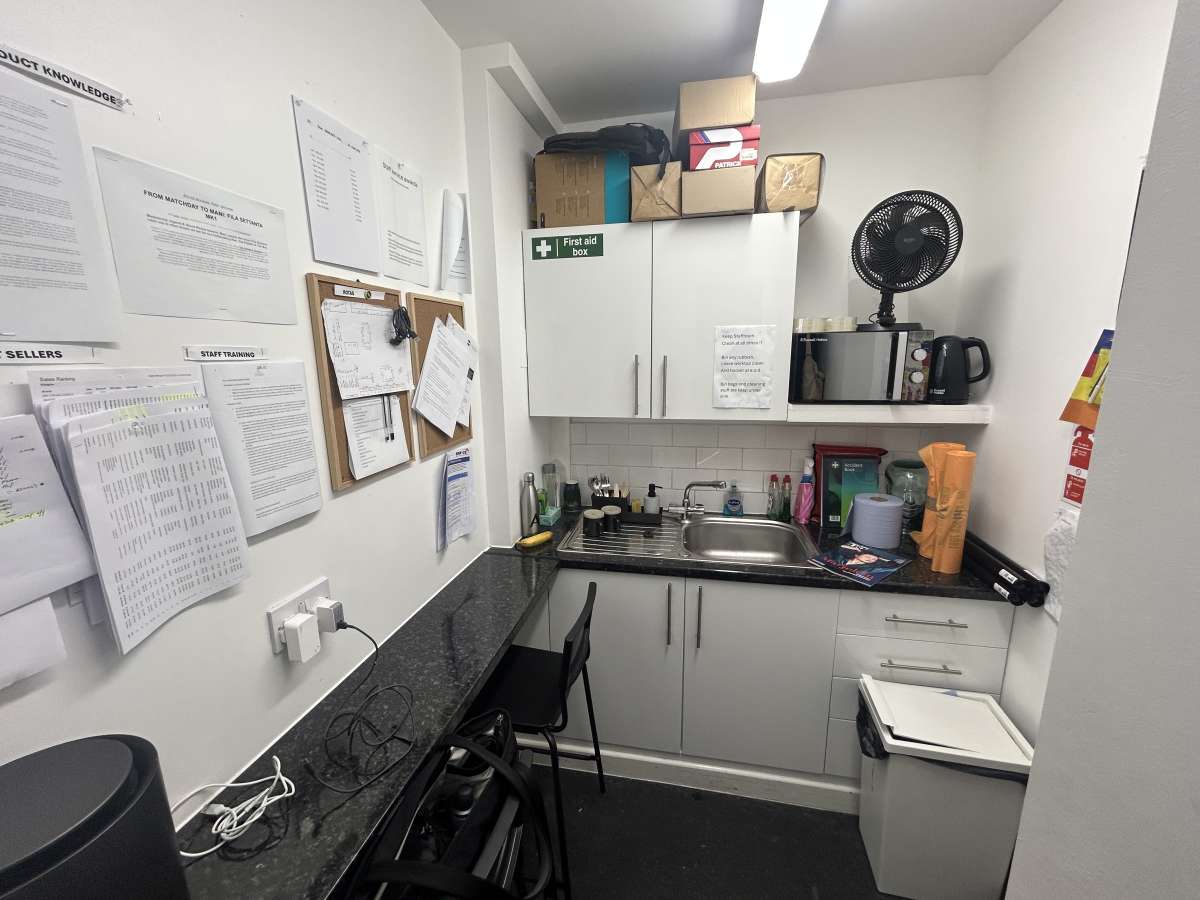 Retail/Shop in Glasgow - photo 4