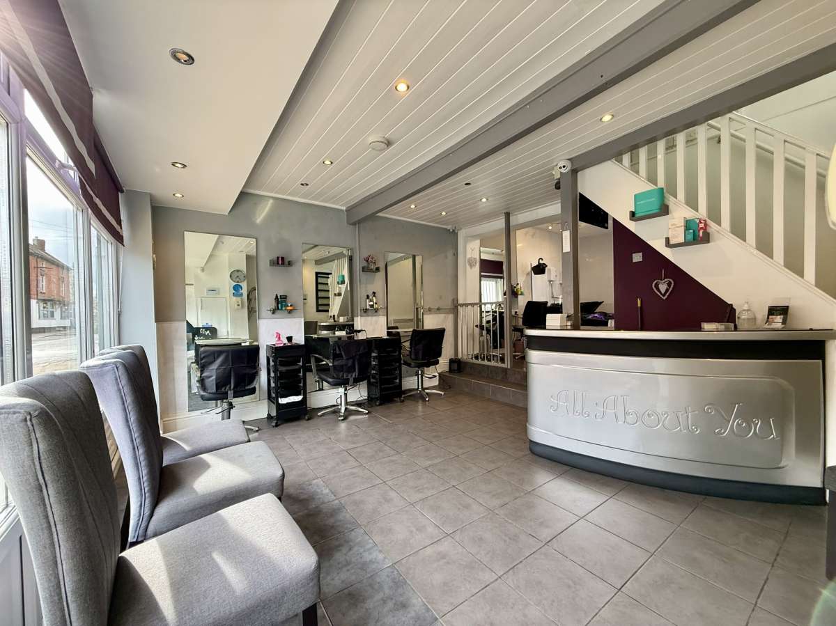 Retail/Shop in Nuneaton - photo 2