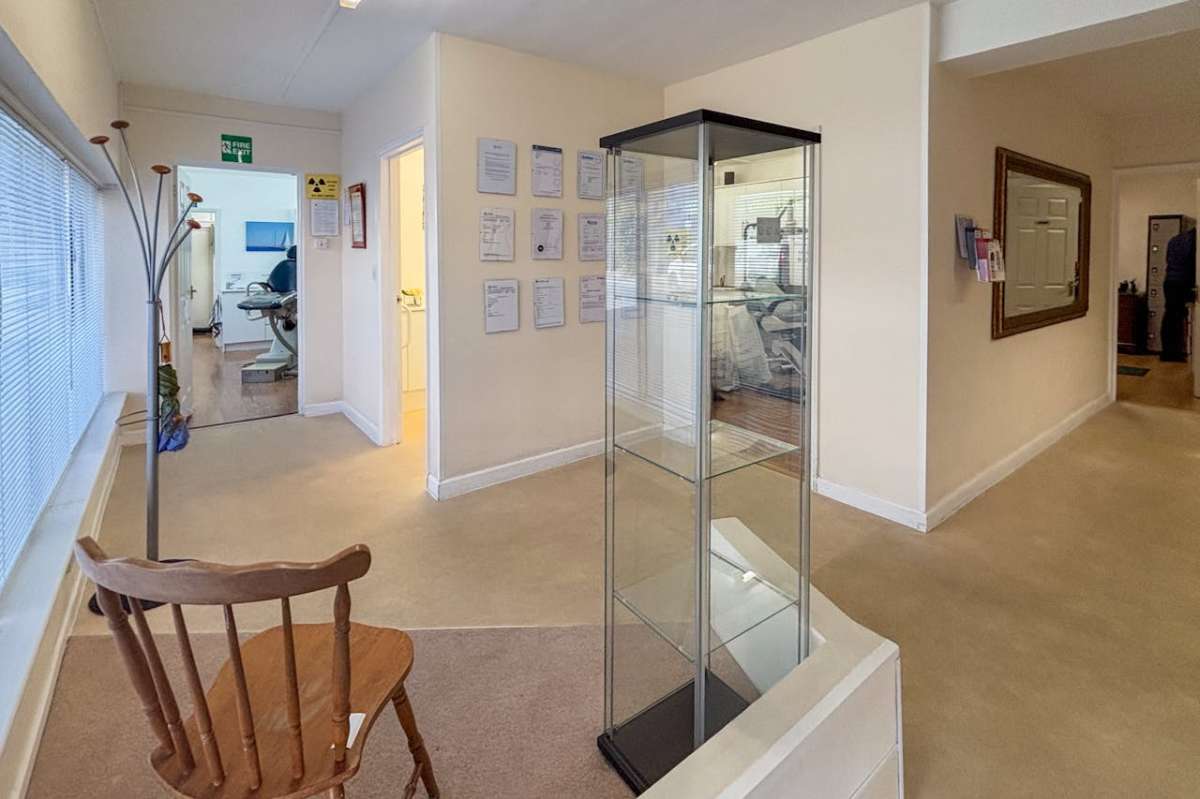 Retail/Shop in New Milton - photo 2