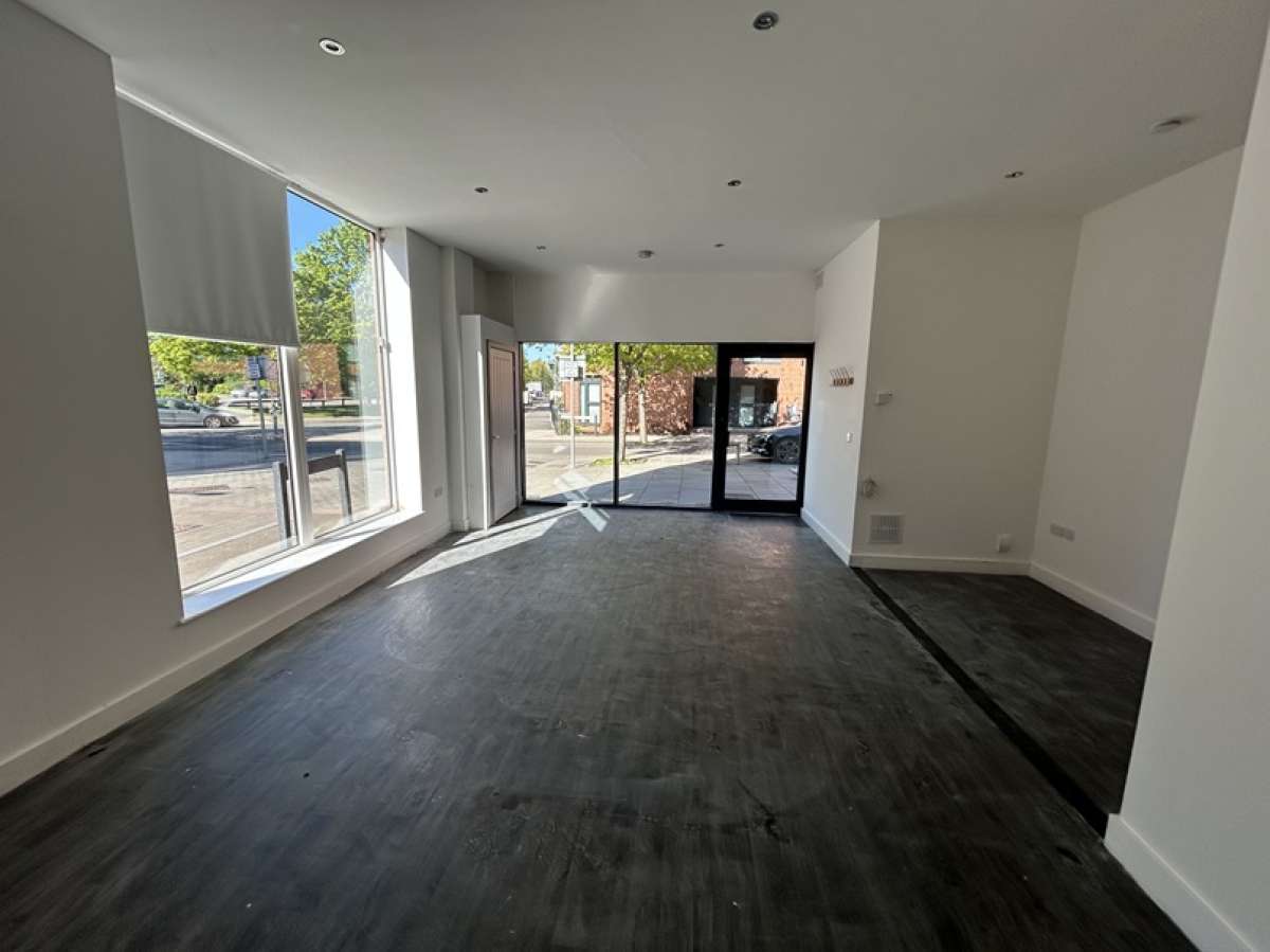 Retail/Shop in Derby - photo 4