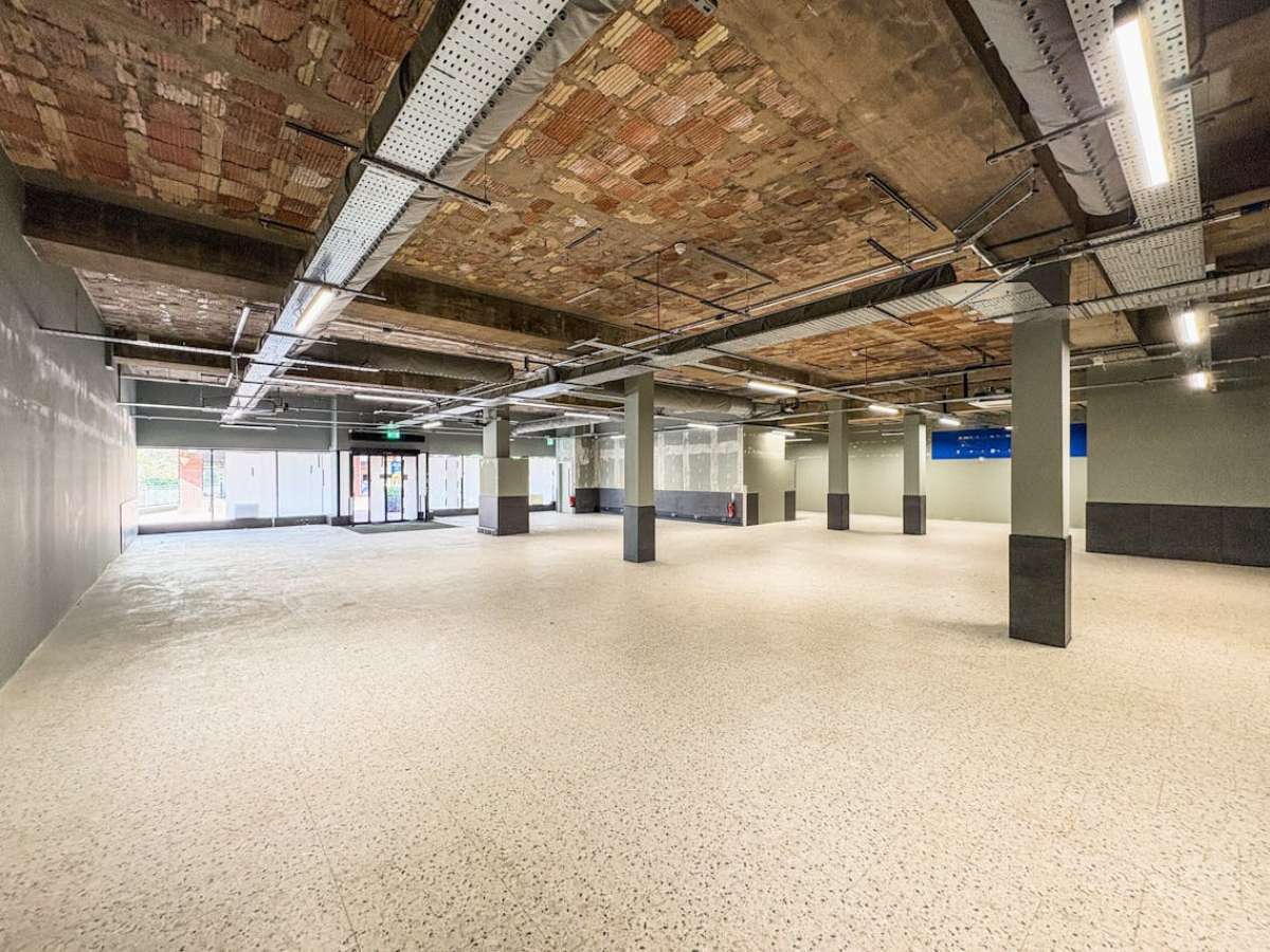 Retail/Shop in Wimborne - photo 2